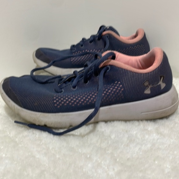 Girls 4.5Y Under Armour Sneakers USED - Picture 2 of 5